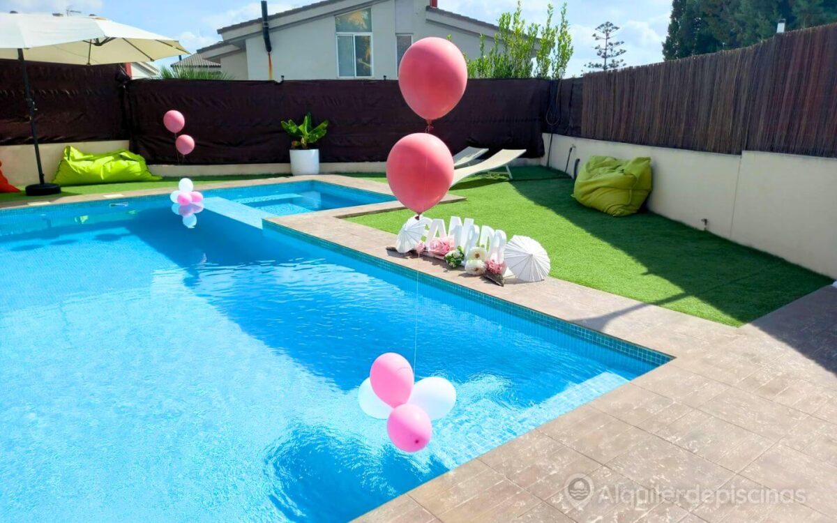 Piscina con jacuzzi en Chiva