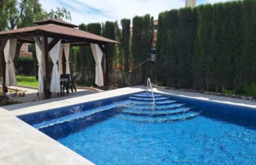 Piscina con ping pong, barbacoa, mini golf en Las Torres de Cotillas